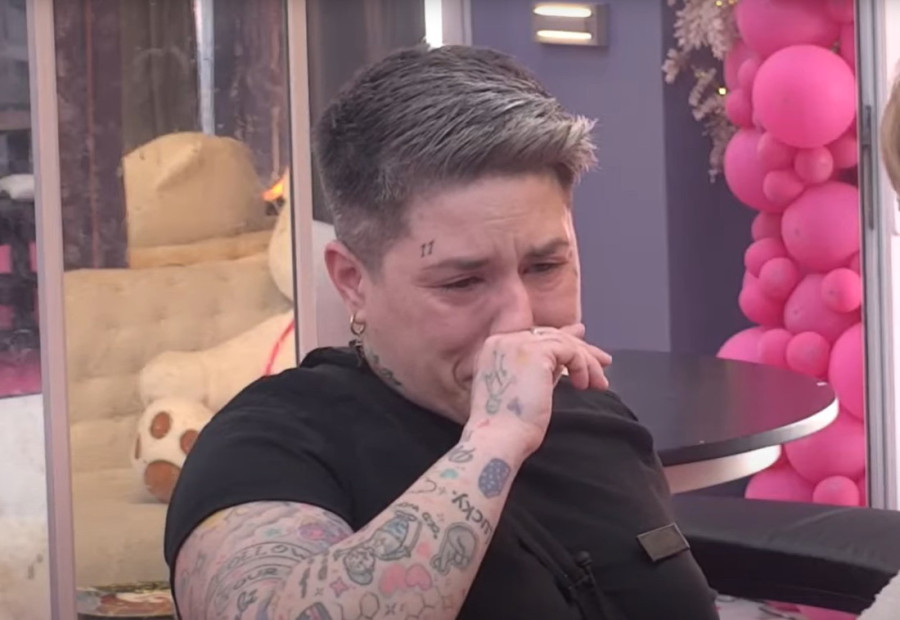 Matora na aparatima: Mreže gore, objavljen prsten! (FOTO)