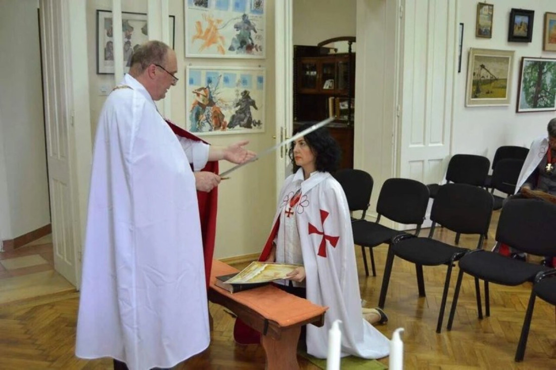 Dragana Sotirovski - Dama viteza: Bivša gradonačelnica Niša je članica templara - sekta i lopovi povezani sa masonima!