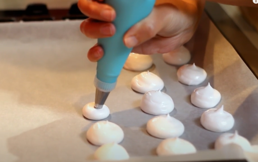 Recept dana: Puslice, slatkiš sa tradicijom - hrskavi oblačići koji se tope u ustima