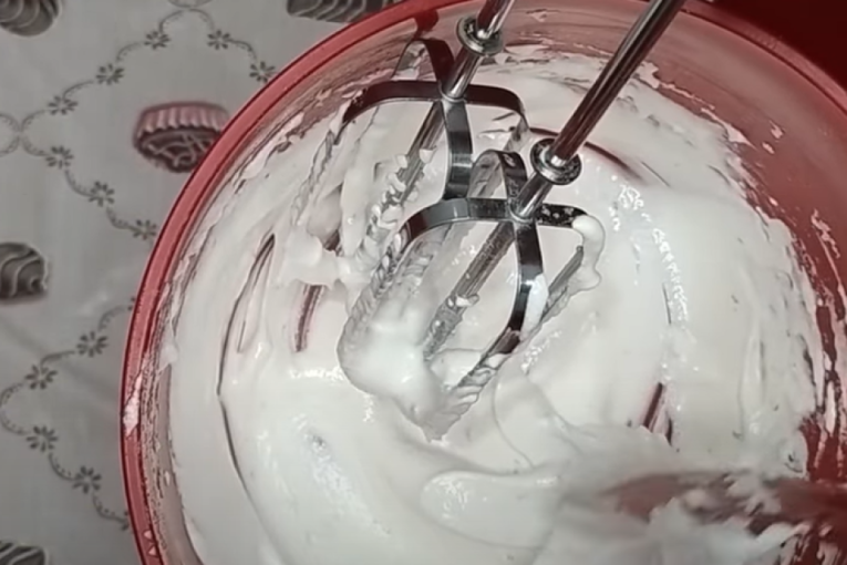 Recept dana: Puslice, slatkiš sa tradicijom - hrskavi oblačići koji se tope u ustima