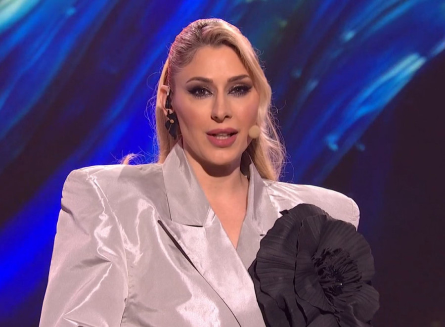 Kasper odveo Minu u rodno selo: Pevačica pozirala sa njegovim bratom, evo kako su je ugostili!