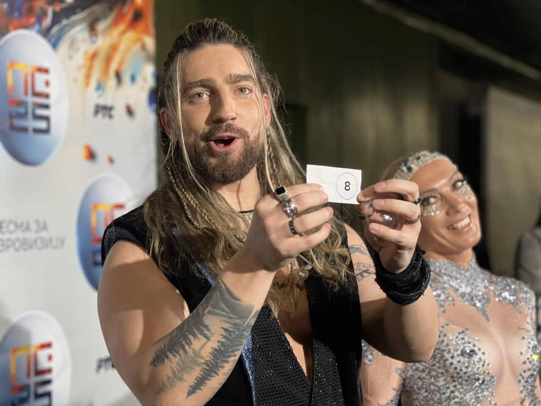 Kladionice ovoj učesnici predviđaju pobedu na PZE! Objavljene kvote pred finale: Ubedljivo vodi!