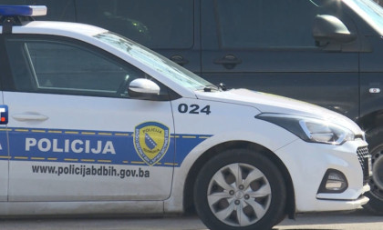 Troje dece teško povređeno u Cazinu: Svima amputirana desna noga, dečak u komi
