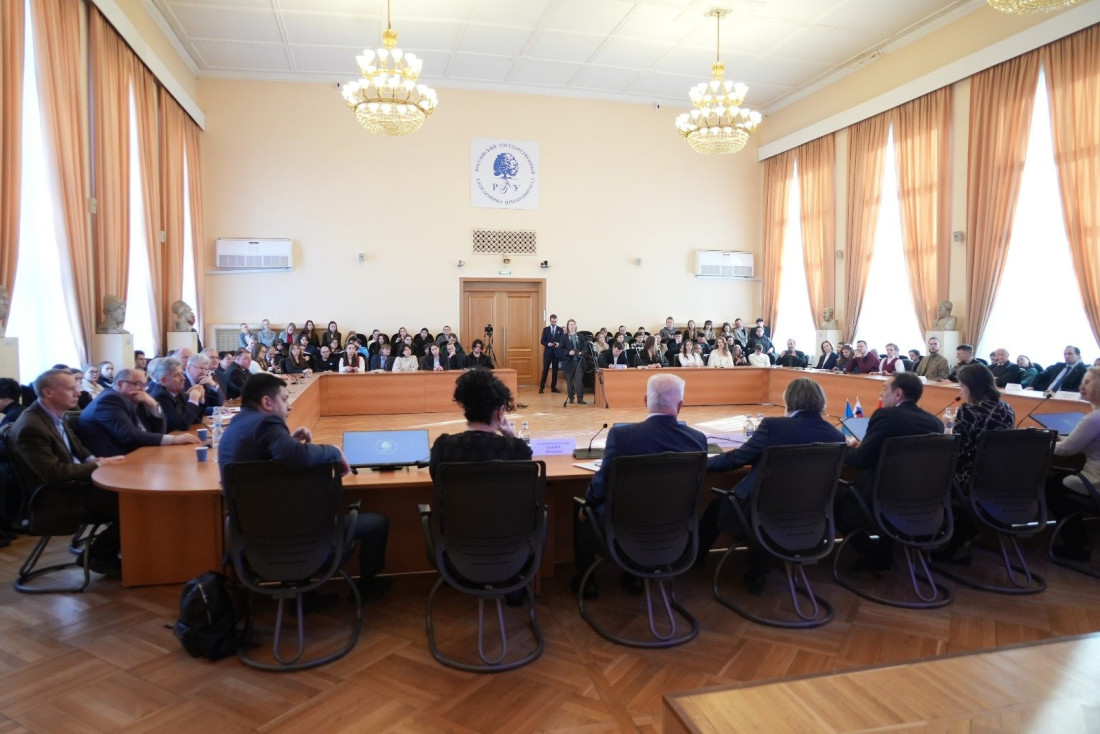 Vulin održao predavanje na ruskom državnom Univerzitetu za humanističke nauke (FOTO)