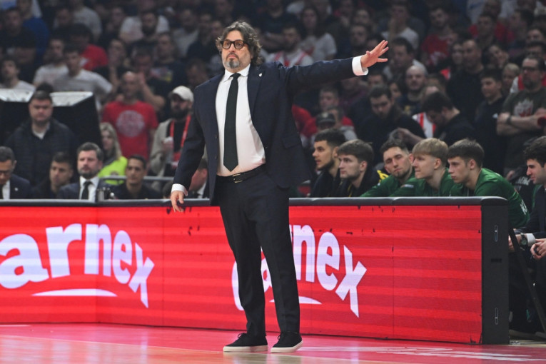 Trinkijeri na meti navijača! Krenuo u tunel, pa zastao pred delijama!