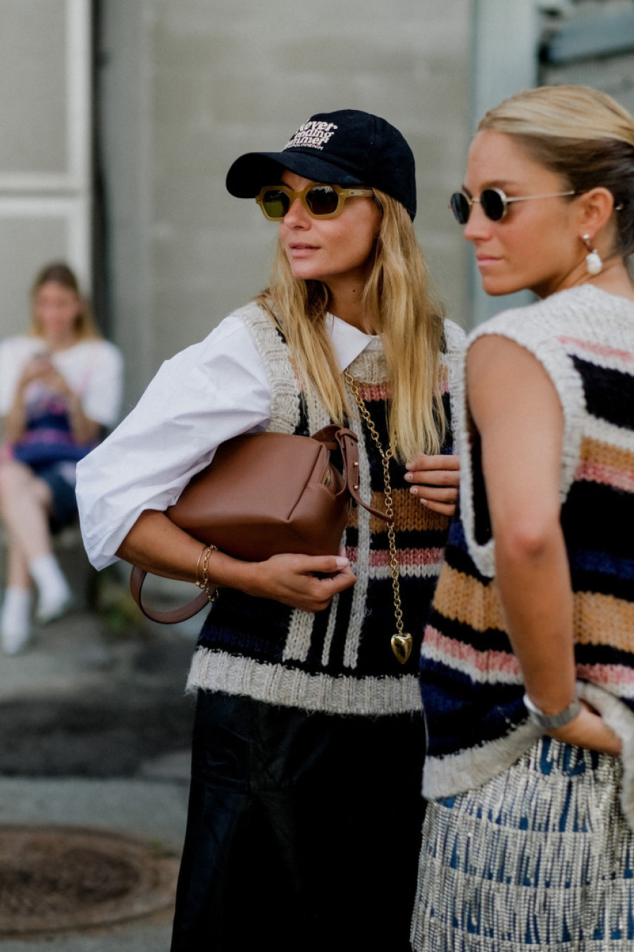 Novi stilski trik koji je osvojio modne zaljubljenike: Evo kako se sada nose torbe sa ručkom