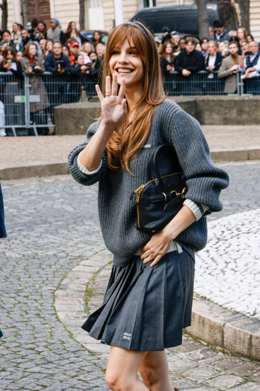 Novi stilski trik koji je osvojio modne zaljubljenike: Evo kako se sada nose torbe sa ručkom