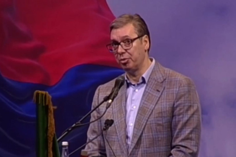 Vučić: Ako ne obezbedimo stranog investitora, gradićemo fabriku namenske u Zeječaru