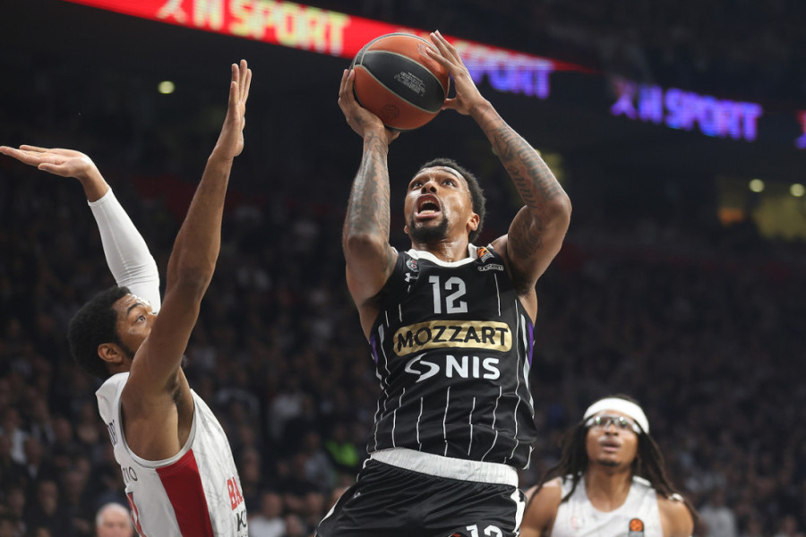 Partizan grabi ka plej-ofu Evrolige! Valjak mleo Baskoniju, pa se malo kockao, ali odbranio Arenu! (FOTO/VIDEO)