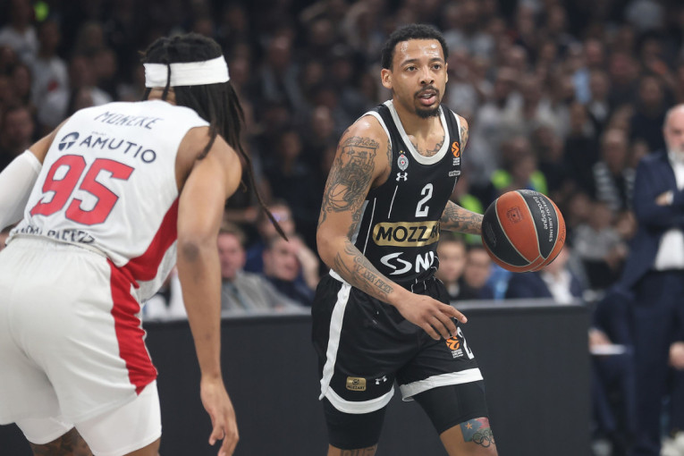 Partizan grabi ka plej-ofu Evrolige! Valjak mleo Baskoniju, pa se malo kockao, ali odbranio Arenu! (FOTO/VIDEO)