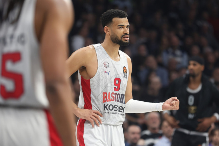 Partizan grabi ka plej-ofu Evrolige! Valjak mleo Baskoniju, pa se malo kockao, ali odbranio Arenu! (FOTO/VIDEO)