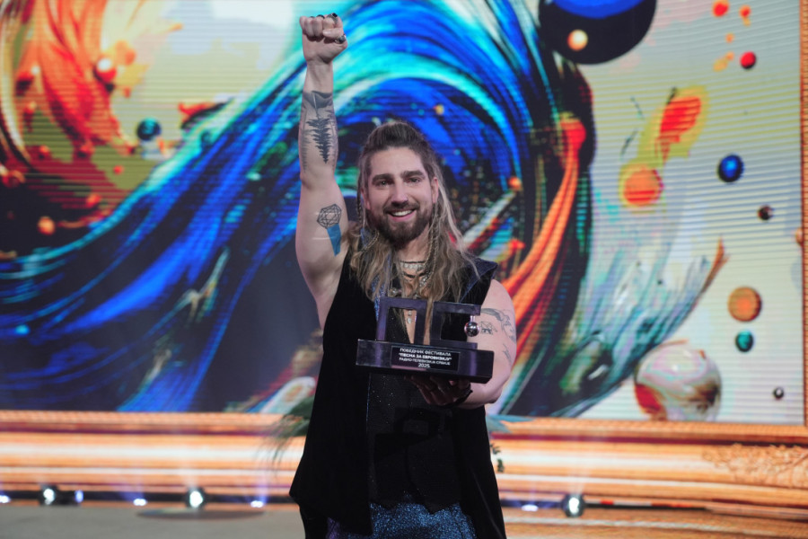 Princ se pravda zbog "Harem Girls": Bio sam u delirijumu, ništa nisam video!