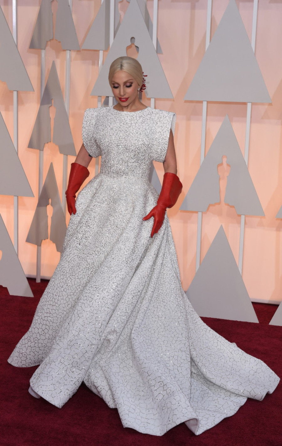 Najgora modna izdanja na dodeli Oskara ikada: Čak su i legende imale ozbiljne kikseve, a neki sami priznaju da su izgledali užasno (FOTO)