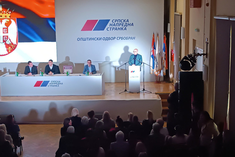 Vučević na tribini u Srbobranu: SNS će brinuti o svim građanima