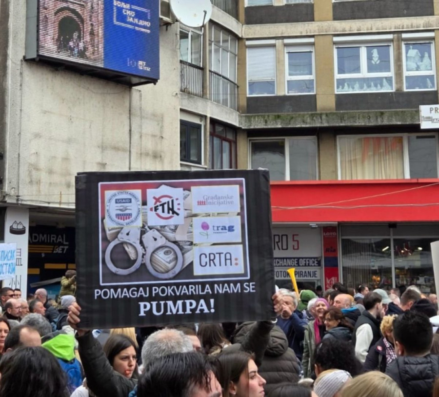 Vašarska atmosfera na "protestu" u Nišu: Kotlići, roštilj i alkohol na svakom ćošku (FOTO/VIDEO)