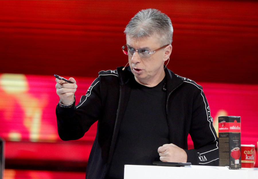 Radi Manojlović knedla u grlu, Saša Popović joj je bio kao drugi otac: Ništa neće biti isto!