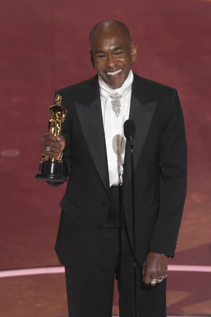 Ovaj čovek je noćas ušao u istoriju dodele Oskara: Zlatna statua za najbolji kostim (FOTO)