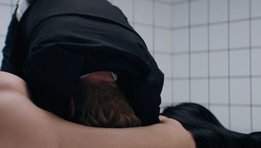 Najbizarnija scena sa dodele Oskara: Voditelj "izašao" iz tela Demi Mur (FOTO)