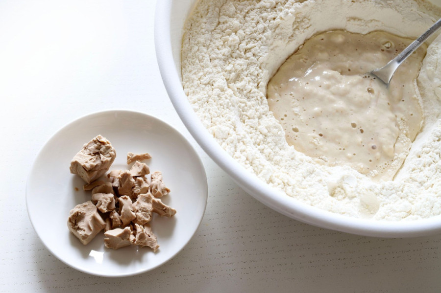 Recept dana: Aromatični hleb sa belim lukom i kačkavaljem je savršenstvo u slojevima koje će prazničnu trpezu pretvoriti u gozbu