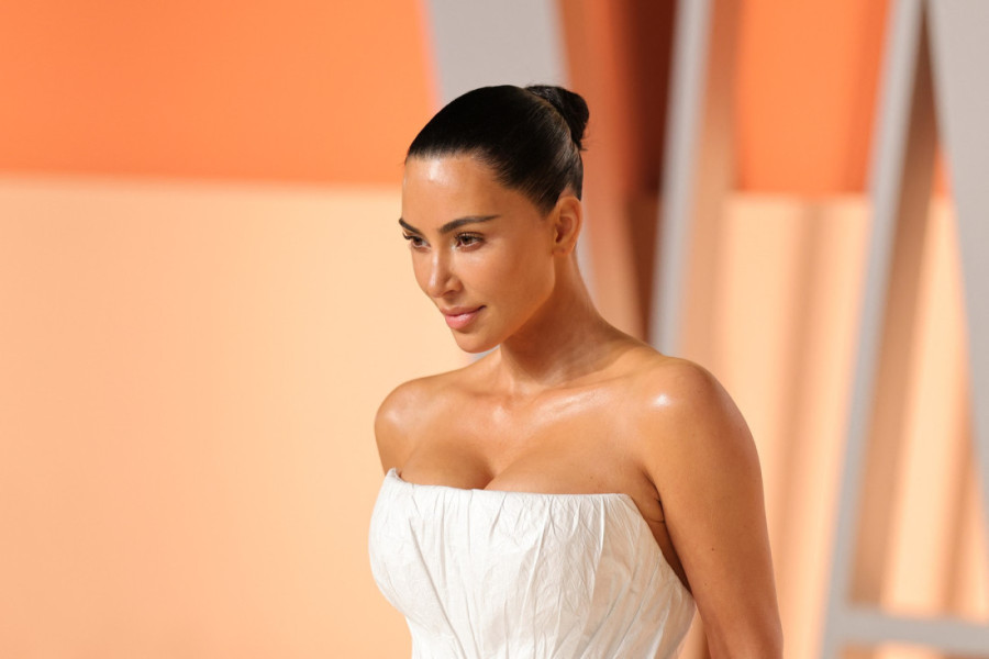 Džinovske grudi i zadnjica u prvom planu: Da li je Kim Kardašijan preterala ovog puta?