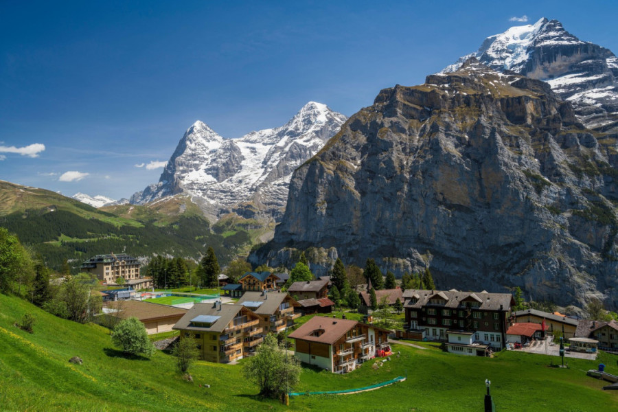 Do ovog sela stiže se najstrmijom žičarom na svetu: Samo četiri minuta do mesta koje je obožavala Rita Hejvort (FOTO)
