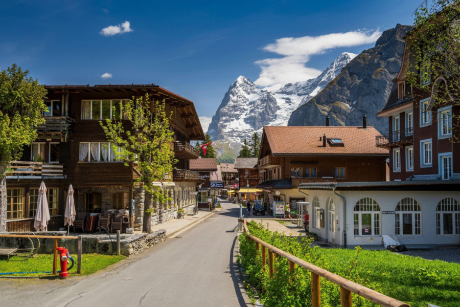 Do ovog sela stiže se najstrmijom žičarom na svetu: Samo četiri minuta do mesta koje je obožavala Rita Hejvort (FOTO)