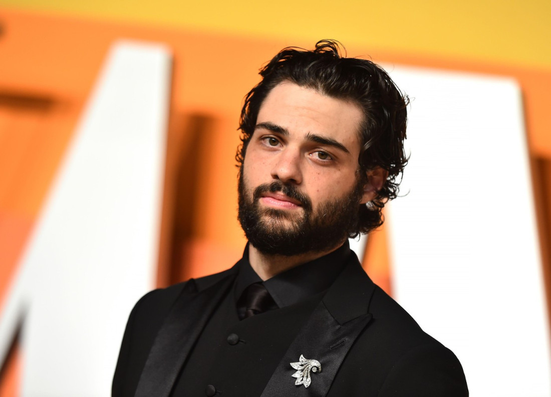 Zoi nakon raskida sa Tejtumom viđena sa osam godina mlađim glumcem! Prebolela bivšeg, sad uživa sa njim (FOTO)