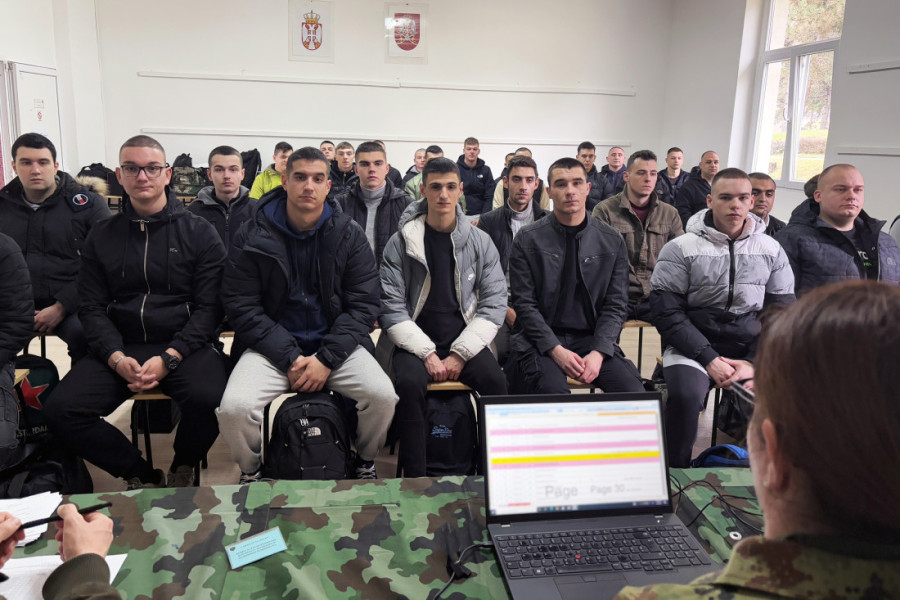 Stiže nova generacija vojnika! Stotine mladih u stroju, spremni za izazove! (FOTO)