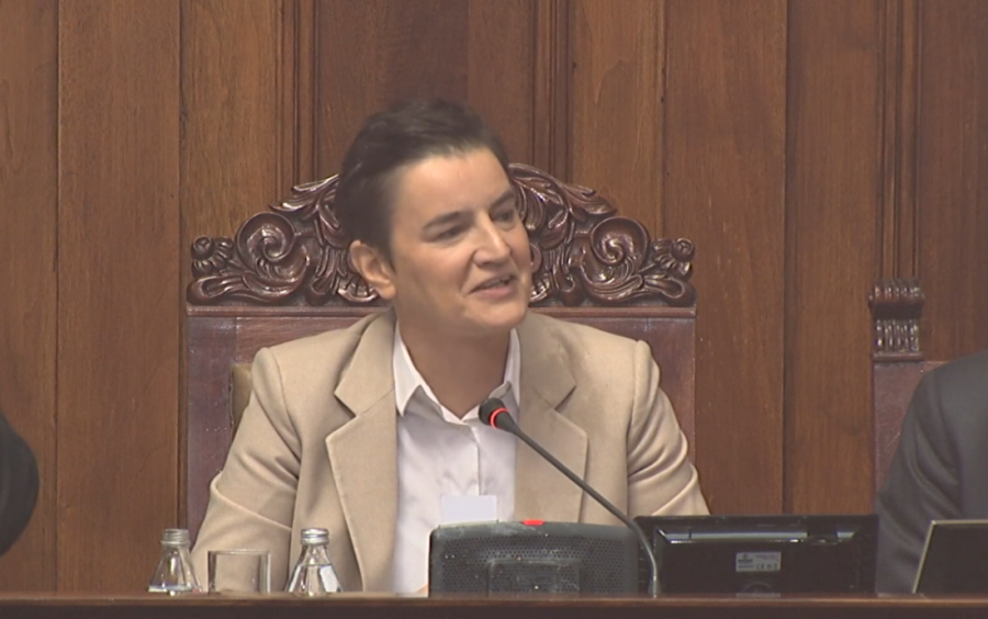 Ana Brnabić pozvala da Skupština nastavi rad nakon nereda koje je izazvala opozicija: "Srbija nikada neće stati!"