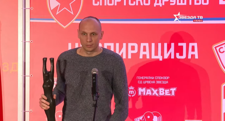 Zvezda podelila nagrade i najboljim pojedincima! Dama iznenadila, reprezentativac primio nagradu od Terzića! (VIDEO)