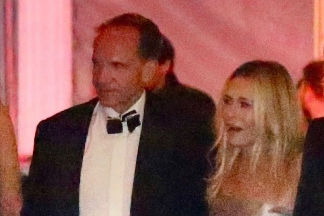 Čuveni glumac i poznata voditeljka su u vezi? Uhvaćeni zajedno, ona priznala: Volim da imam se*s sa njim!