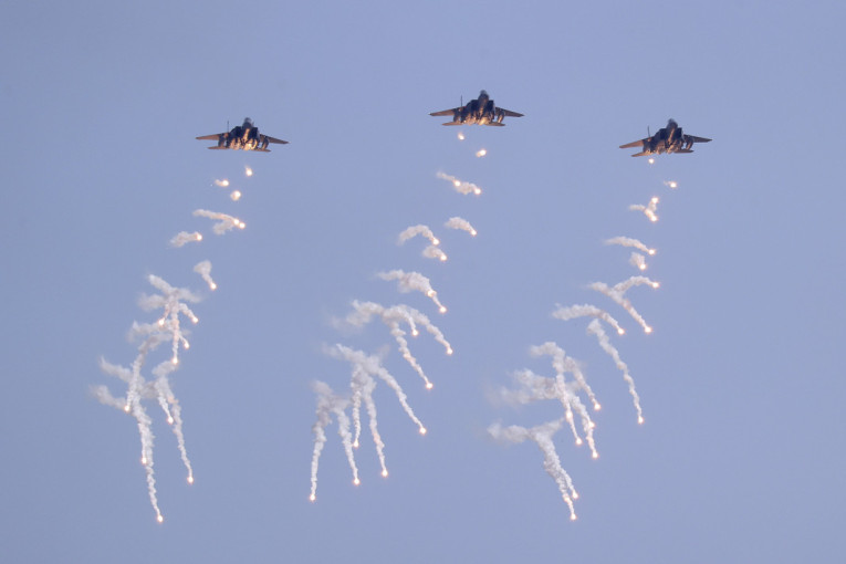 Dva pilota na optuženičkoj klupi zbog gađanja civila: Greškom ispalili bombe na selo