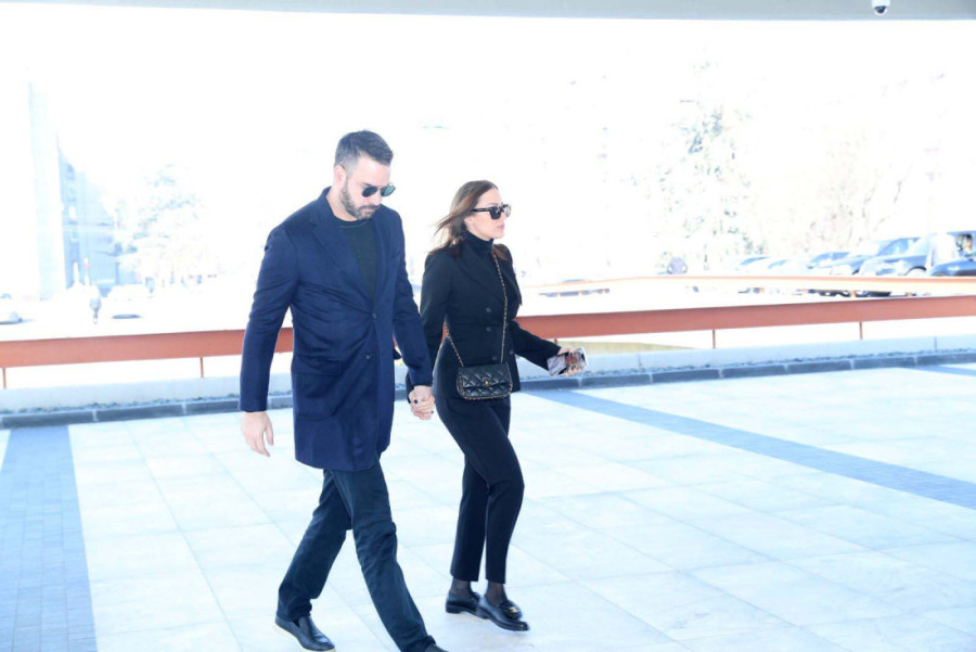 Trudna Aleksandra Prijović stigla na komemoraciju Saši Popoviću: Utučena i sva u crnini (FOTO)