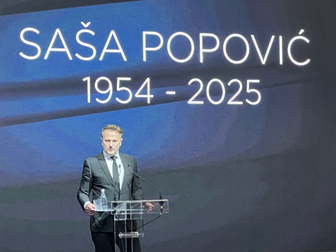 Završena komemoracija Saši Popoviću: Ispraćen velikim aplauzom (FOTO/VIDEO)