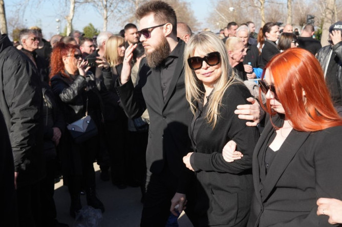 Sin neće da čuje za njega! Suzana Jovanović pre Saše bila u braku sa ovim harmonikašem, brzo su se razveli!