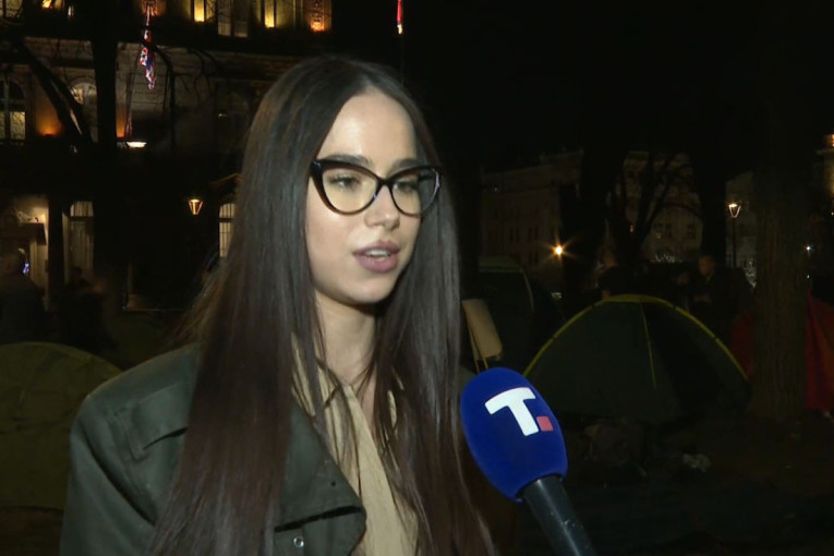 "Želimo da se vratimo u redovan tok studija" Studentkinja Bakalović: Plan je da ostanemo ovde dok se naš zahtev ne ispuni