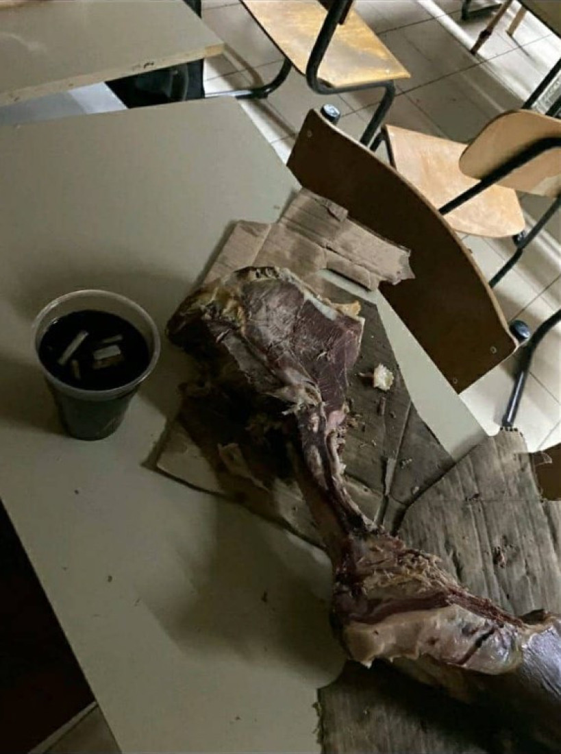 Užas! Zaraza na Pravnom fakultetu u najavi! Smeće, ostaci od hrane i prljavština! Zar je ovo srpska budućnost?