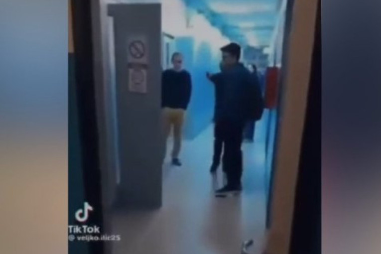 Profesor pokazao pravi primer: Evo šta je poručio blokaderima (VIDEO)