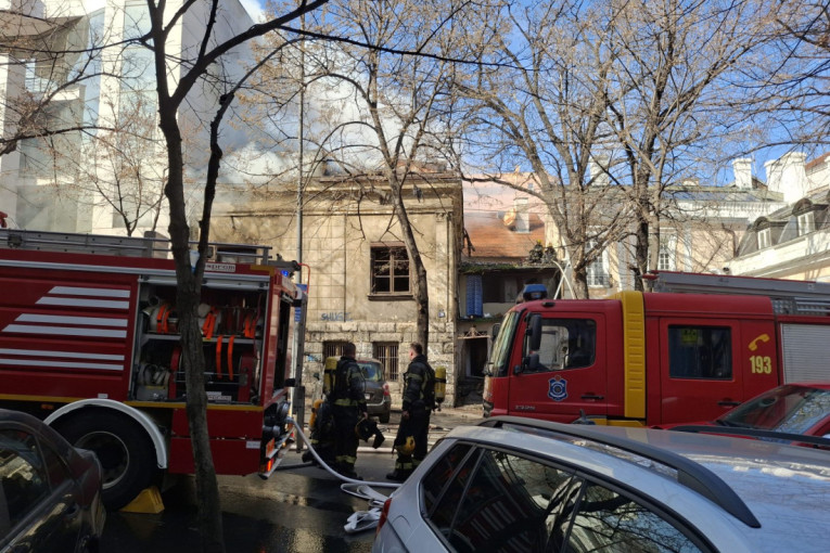 Incident u zoru u Beogradu: Zapaljiva naprava bačena u restoran