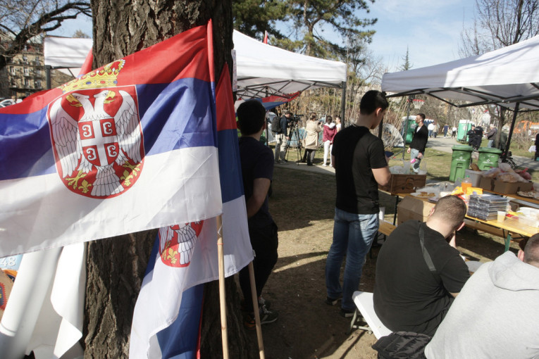 Sve nas je više! Širi se kamp studenata koji hoće da uče (VIDEO)