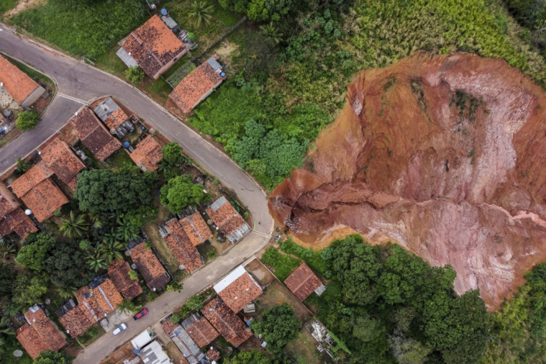 Život na ivici ponora: Grad u Brazilu bukvalno propada u zemlju pred očima celog sveta (FOTO/VIDEO)