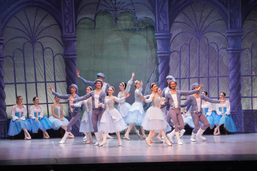 Ovacije za "Labudovo jezero" u Beogradu: Spektakl koji svaki put ostavlja bez daha (FOTO)