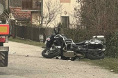 Lančani udes kod Čačka: Motociklista teško povređen, Hitna na licu mesta (FOTO)