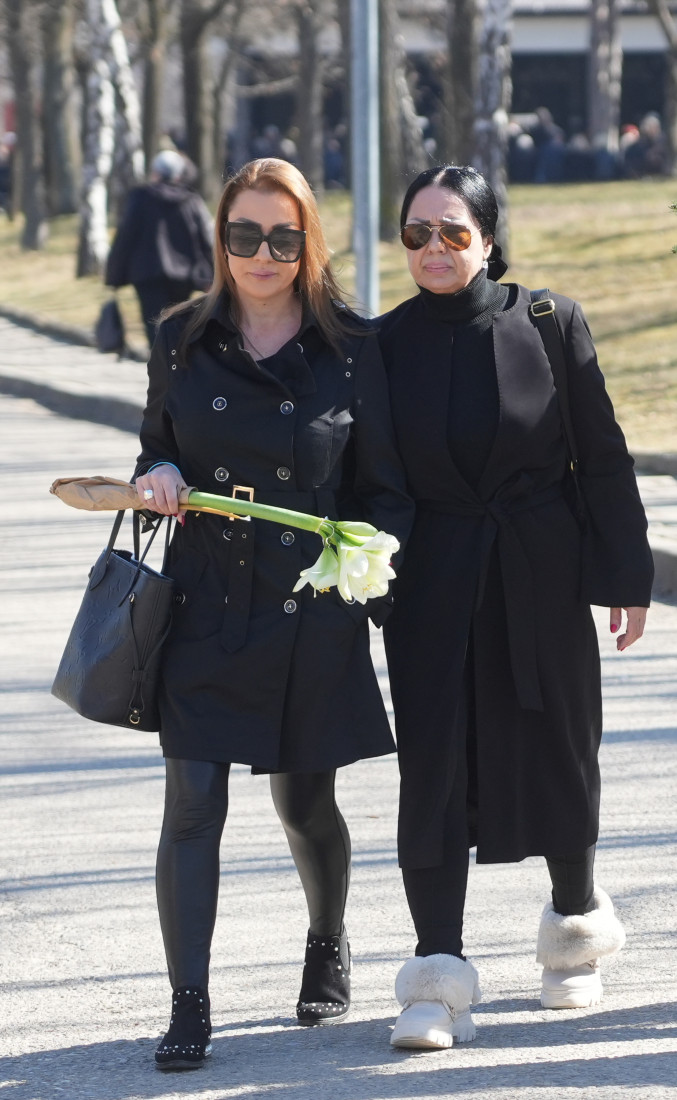 "Zastala mi je knedla u grlu" Peja ispričao šta mu je Suzana rekla na dan Sašine sahrane