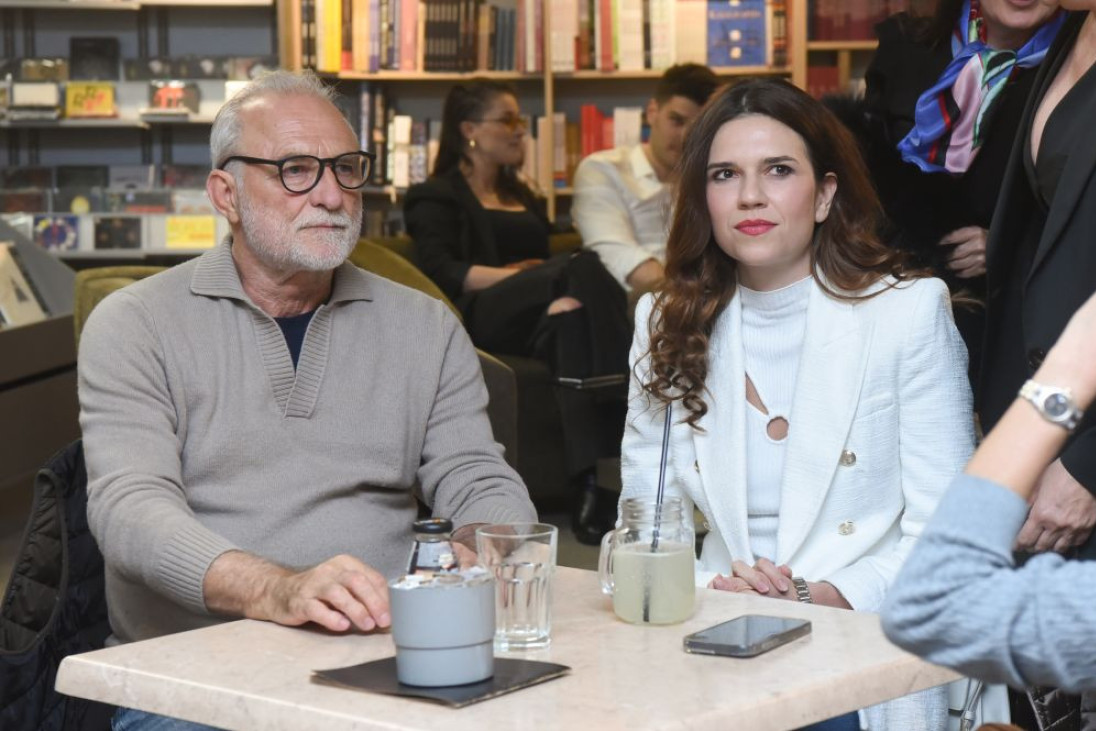 Otišla sa ćerkom pod Ostrog! Voditeljka na veliki praznik ispoštovala sve običaje! (FOTO)