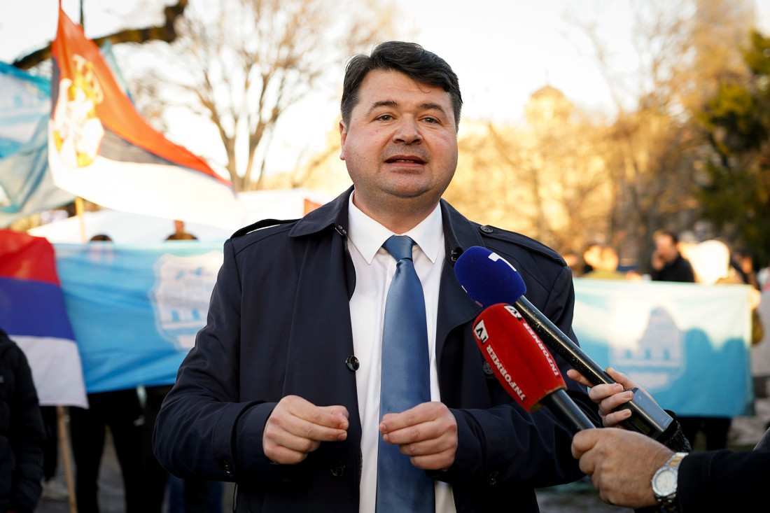 Petrov: Ostavke na Pravnom odgovor na nezakonito političko organizovanje na fakultetu