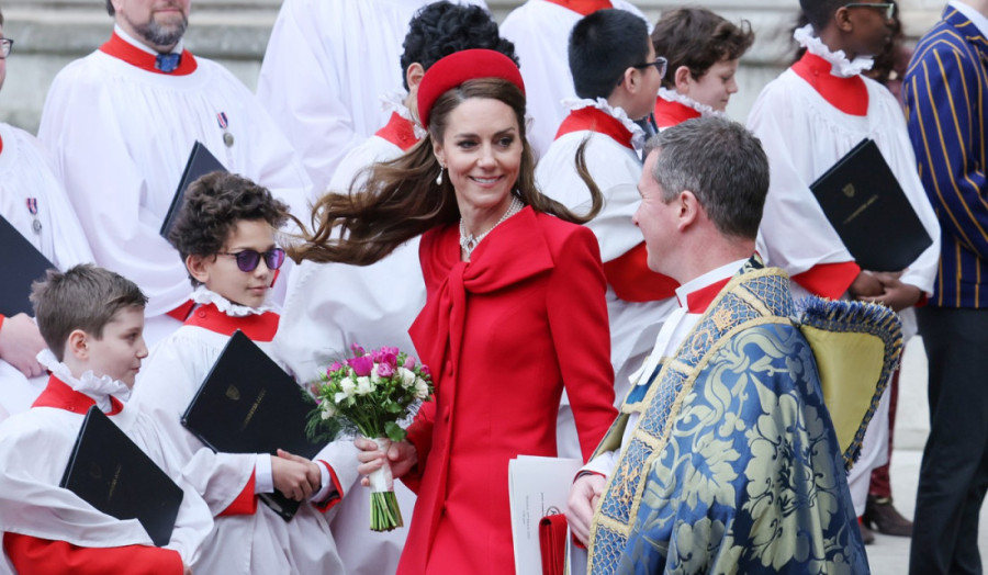 Nežan, elegantan i kraljevski – Kejt Midlton daje novi život detalju koji osvaja Holivud i modne piste (FOTO)