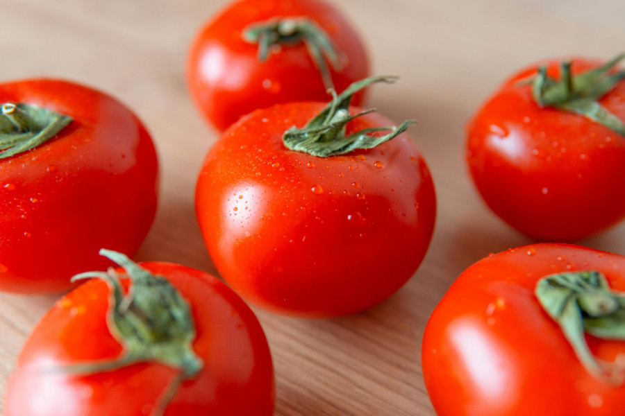 Temperature konačno pale, sad kreće prava navala za zimnicu: Evo koliko koštaju paprika i paradajz na pijacama