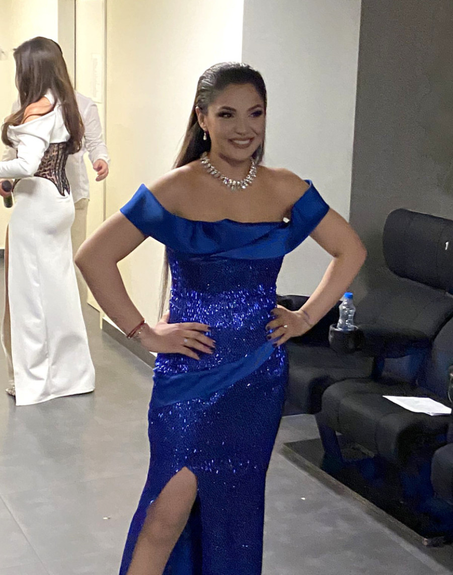 Pevačica rodila milioneru dvoje dece, a sad razmislja da ugradi silikone: Jednog se plaši!