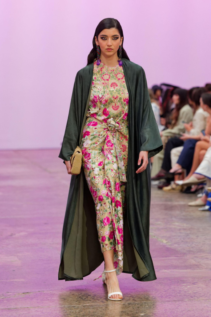 Modni trendovi za proleće: Neki klasici večno traju, a cveće je obavezno